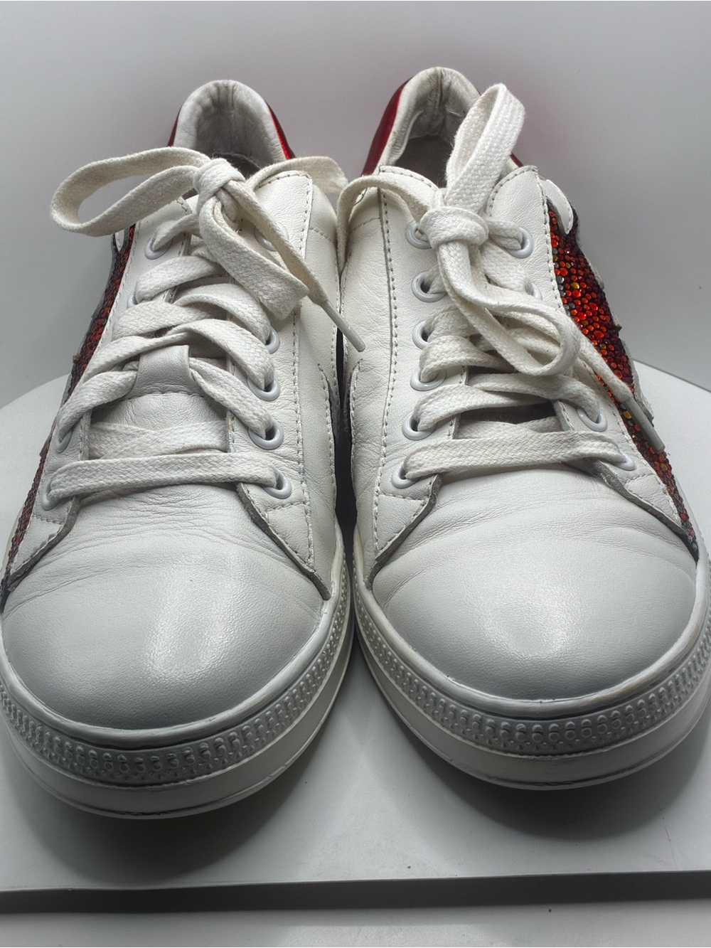LOLA CRUZ WOMANS LEATHER / RHINESTONE EMBELLISHED SNEAKER/ SIZE 7 - Picture 13 of 15